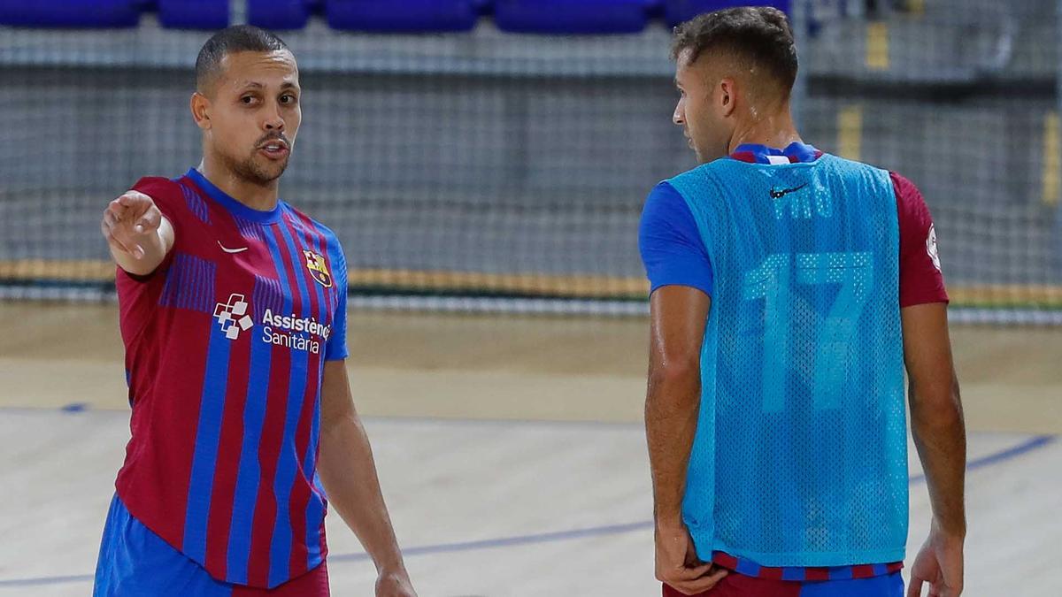 Pito, junto a Ferrao antes del partido ante el Real Betis