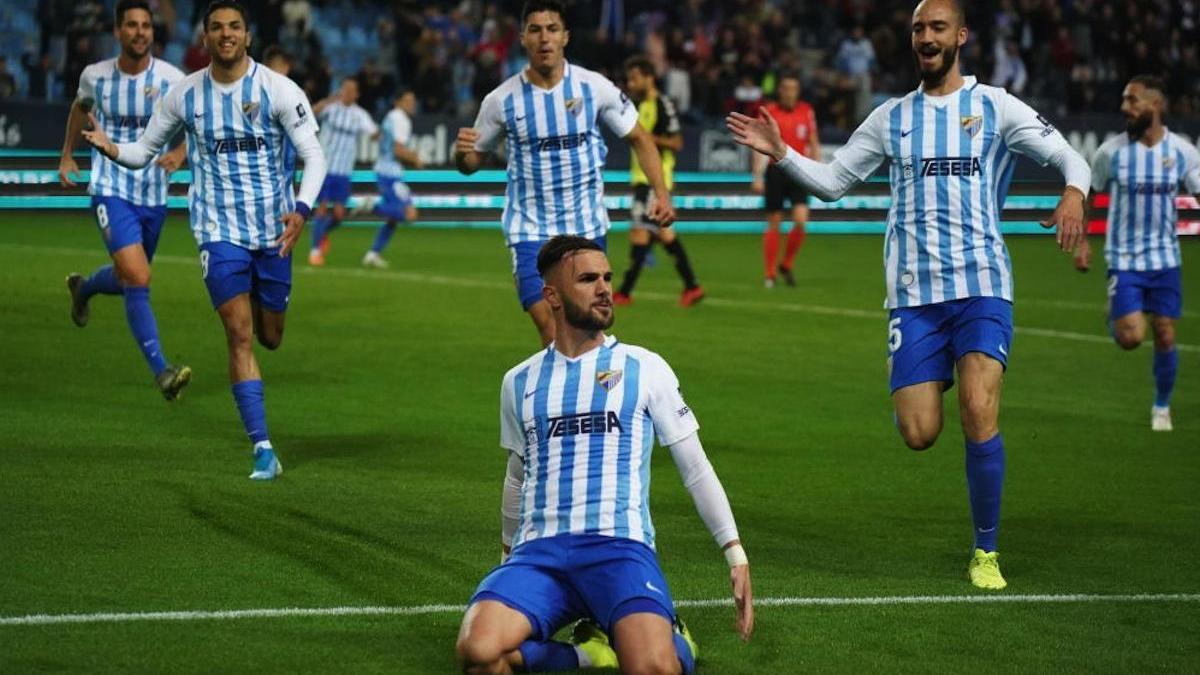 Sadiku celebra un tanto ante el Tenerife.