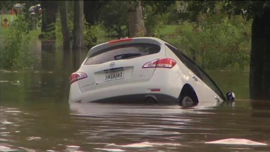 Seis muertos y 10.000 personas evacuadas por las inundaciones en Luisiana