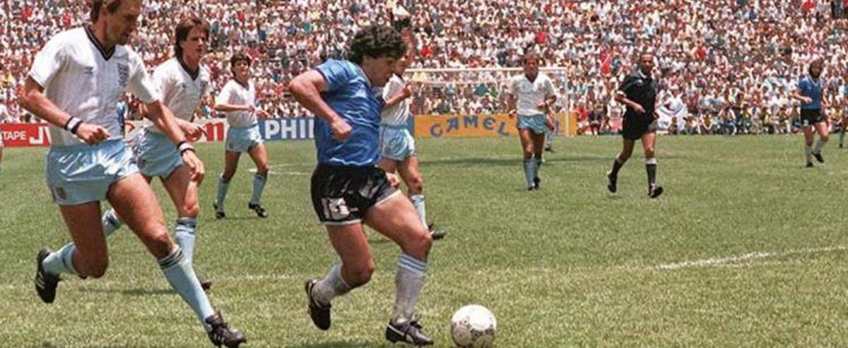 Maradona, ante Inglaterra en 1986