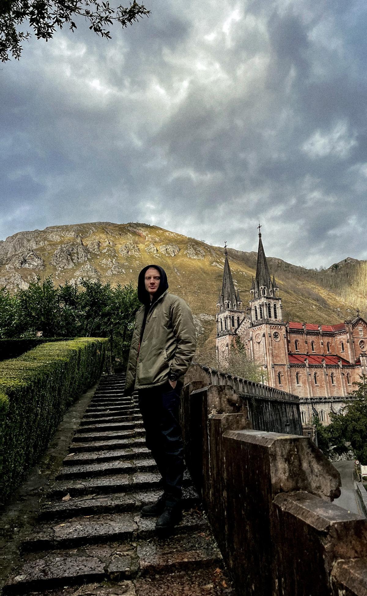 El rapero ucraniano Questions4later en Covadonga.