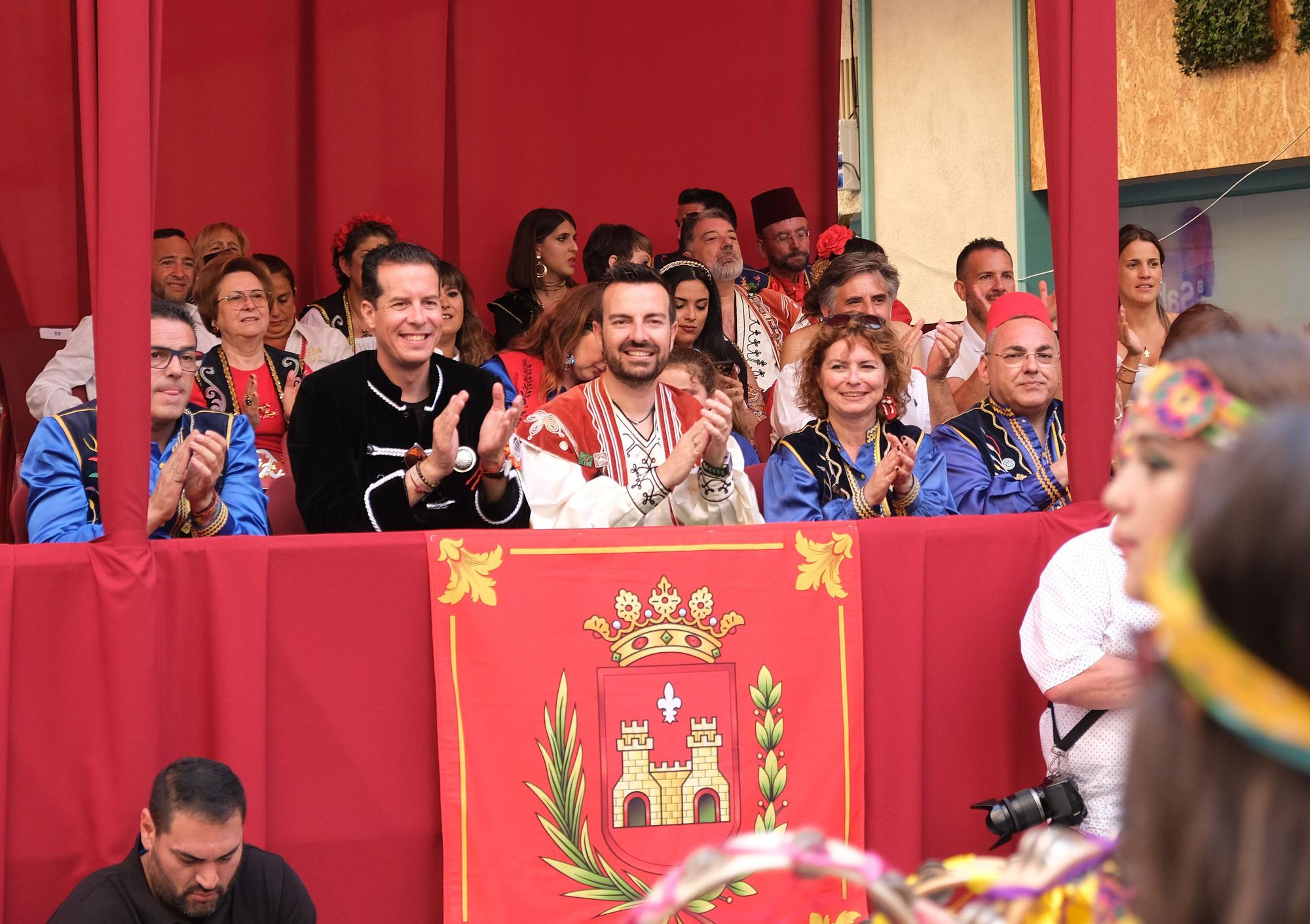 Genios y tesoros en el Desfile Infantil de Elda