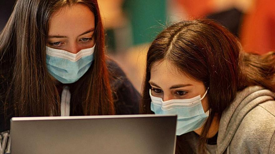 La Fundación «la Caixa» lanza  becas de grado para estudiantes excelentes con escasos recursos