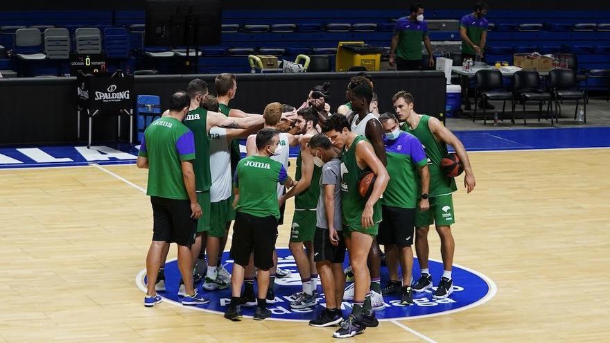 El Unicaja viajó ayer a Valencia con el objetivo de dar la sorpresa en La Fonteta.