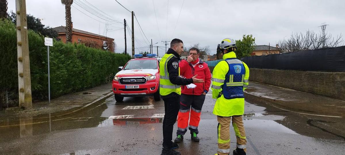 Fotogalería | Nuevo desalojo en La Isleta por la crecida del Alagón en Coria Fotogalería | Nuevo desalojo en La Isleta por la crecida del Alagón en Coria