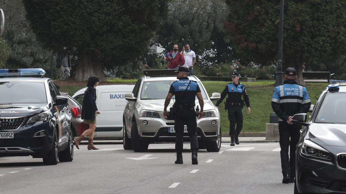 Amenaza de bomba en Oviedo: desalojan el Centro Cívico y acordonan la zona