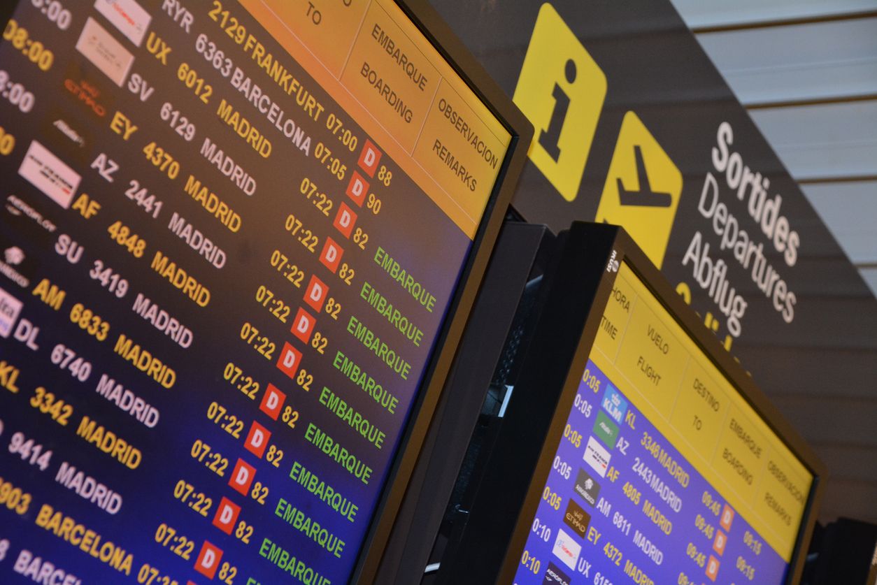 Una vez pasado el control, deberás dirigirte a la puerta de embarque.