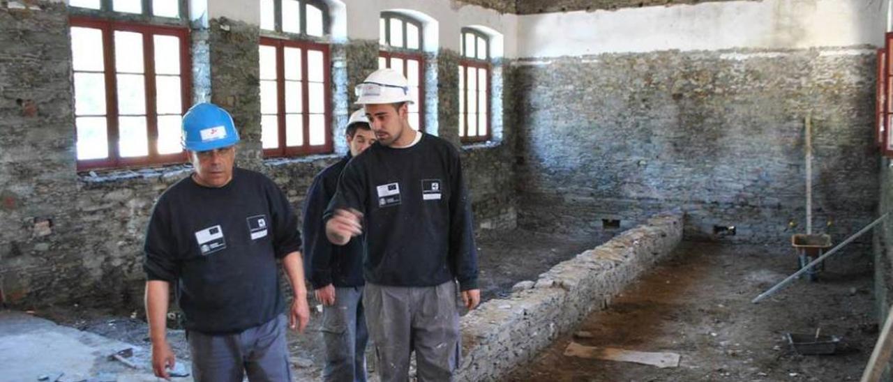 Obras en el albergue de Piñera, en una imagen de archivo del año pasado.