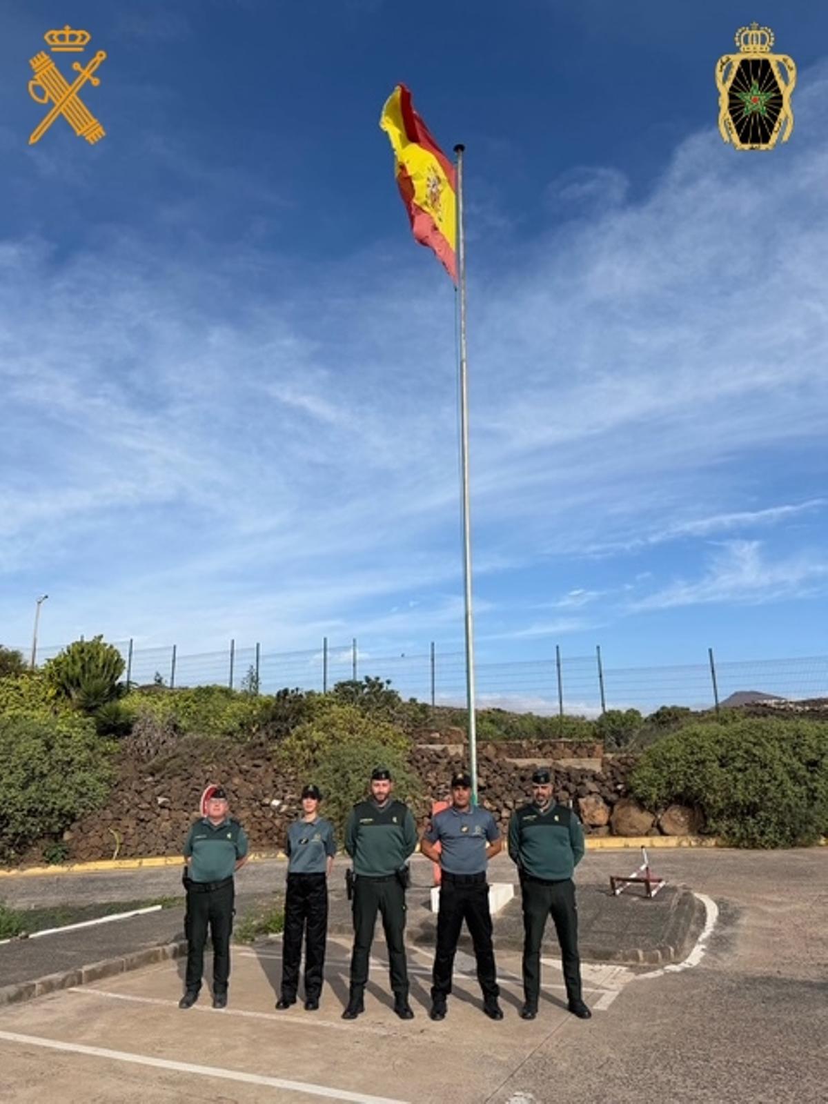 Agentes de la patrulla mixta de la Guardia Civil y la Gendarmería Real de Marruecos para combatir la inmigración irregular en Las Palmas