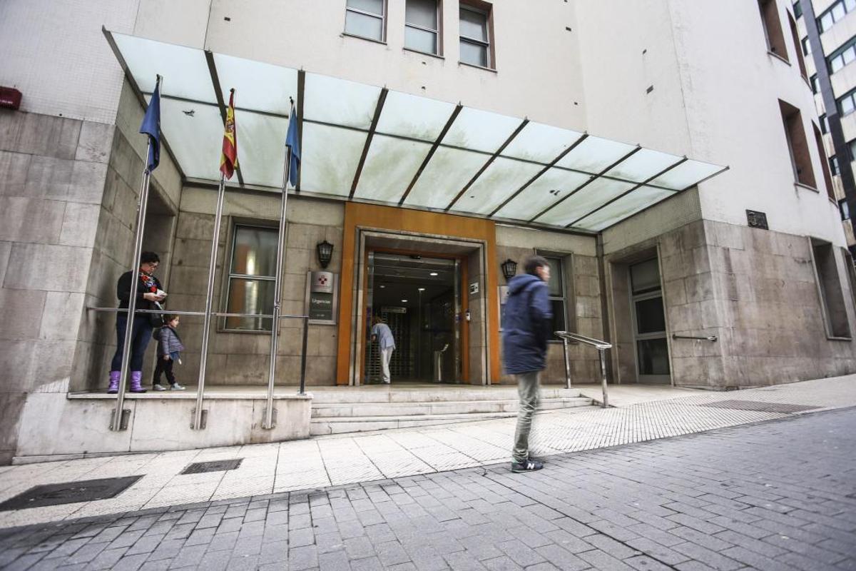 Dos años de espera para el traumatólogo y sigue sin cita: "Llevo treinta años cotizando"