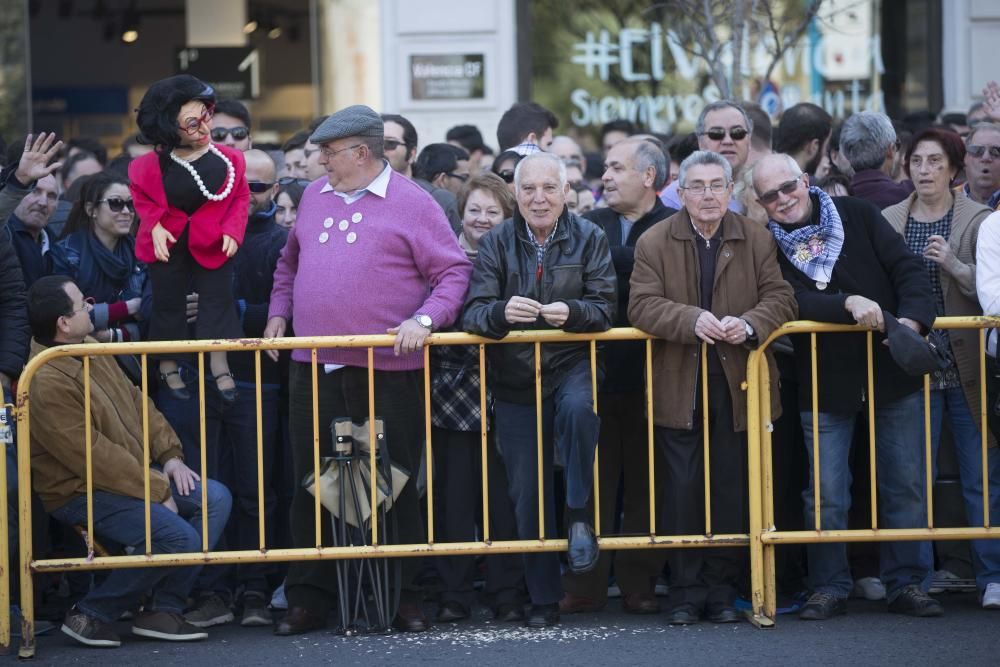 Búscate en la mascletà del 11 de marzo