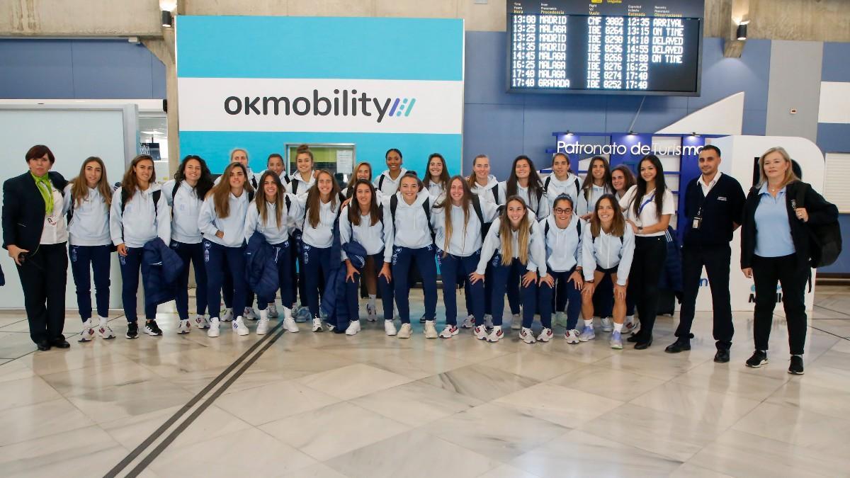 La selección española, en su llegada al aeropuerto