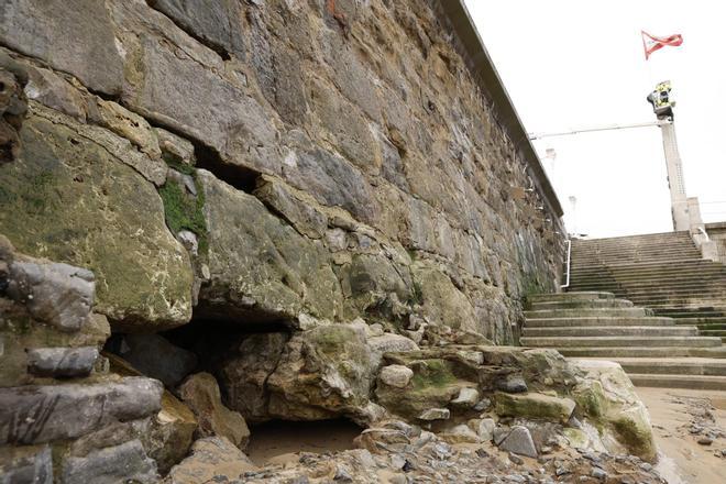 Los temporales dejan el paseo del Muro con importantes daños en su estructura: "Hay que tener mucho cuidado" (en imágenes)