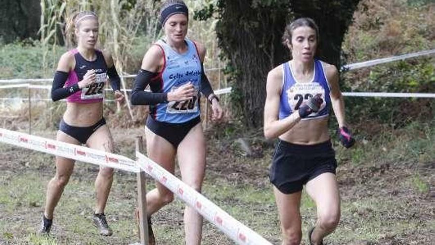 Clarisse Cruz, Alice Finot y Sandra Mosquera, ayer. // A. Villar