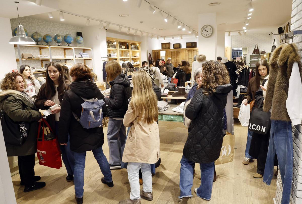 Tiendas llenas por las devoluciones.