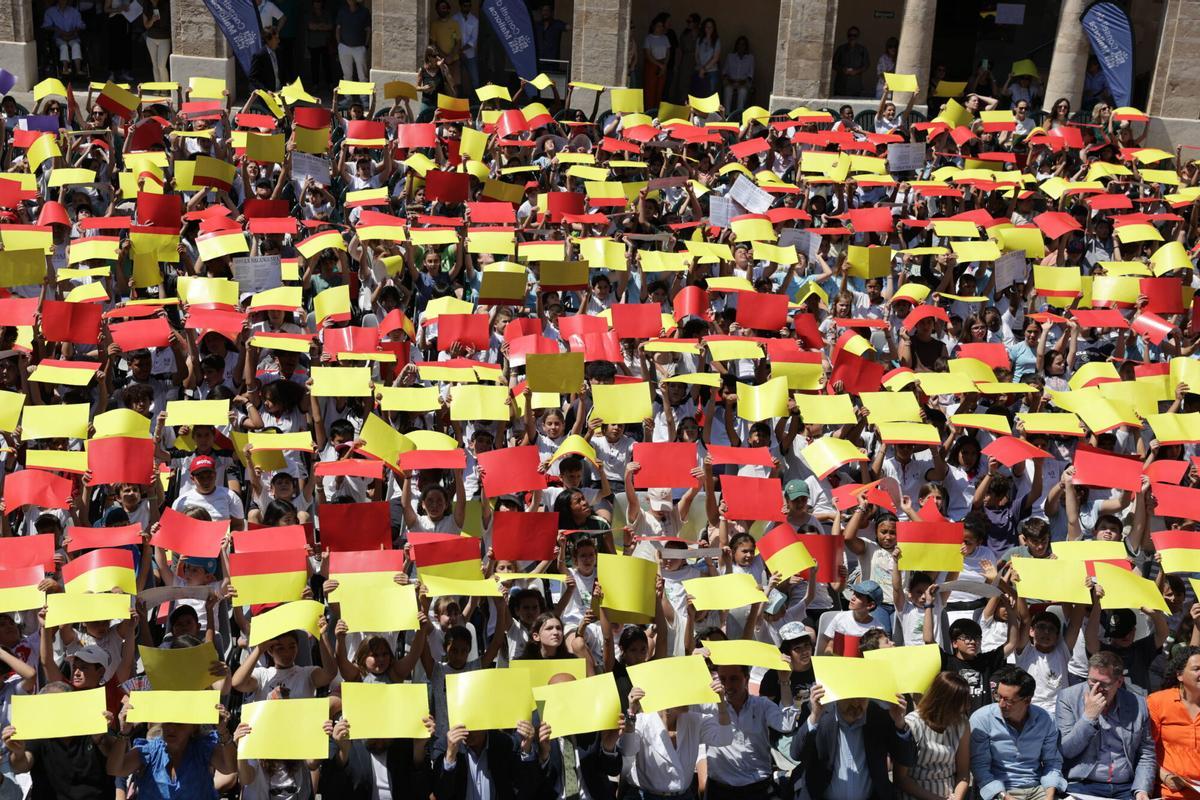 Un millar de escolares mallorquines reivindican el "valor cultural" de La Balanguera en la Misericòrdia de Palma