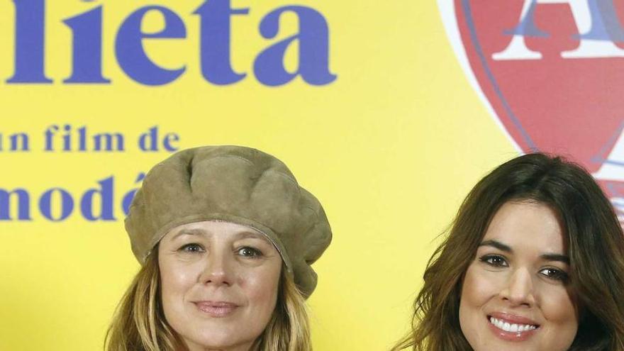 Emma Suárez y Adriana Ugarte, ayer, en Barcelona.