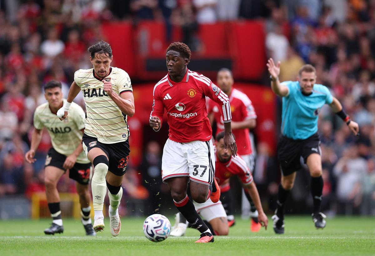 Kobbie Mainoo, durante un partido de Premier League