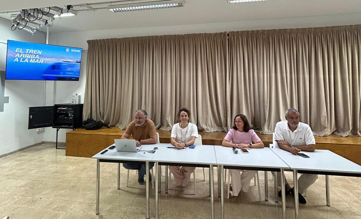 Joan Mas, María Lorena del Valle, Fina Linares y José Ramón Orta, durante el acto.
