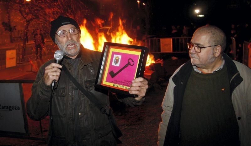 Encendido de la hoguera de San Antón en Torrero