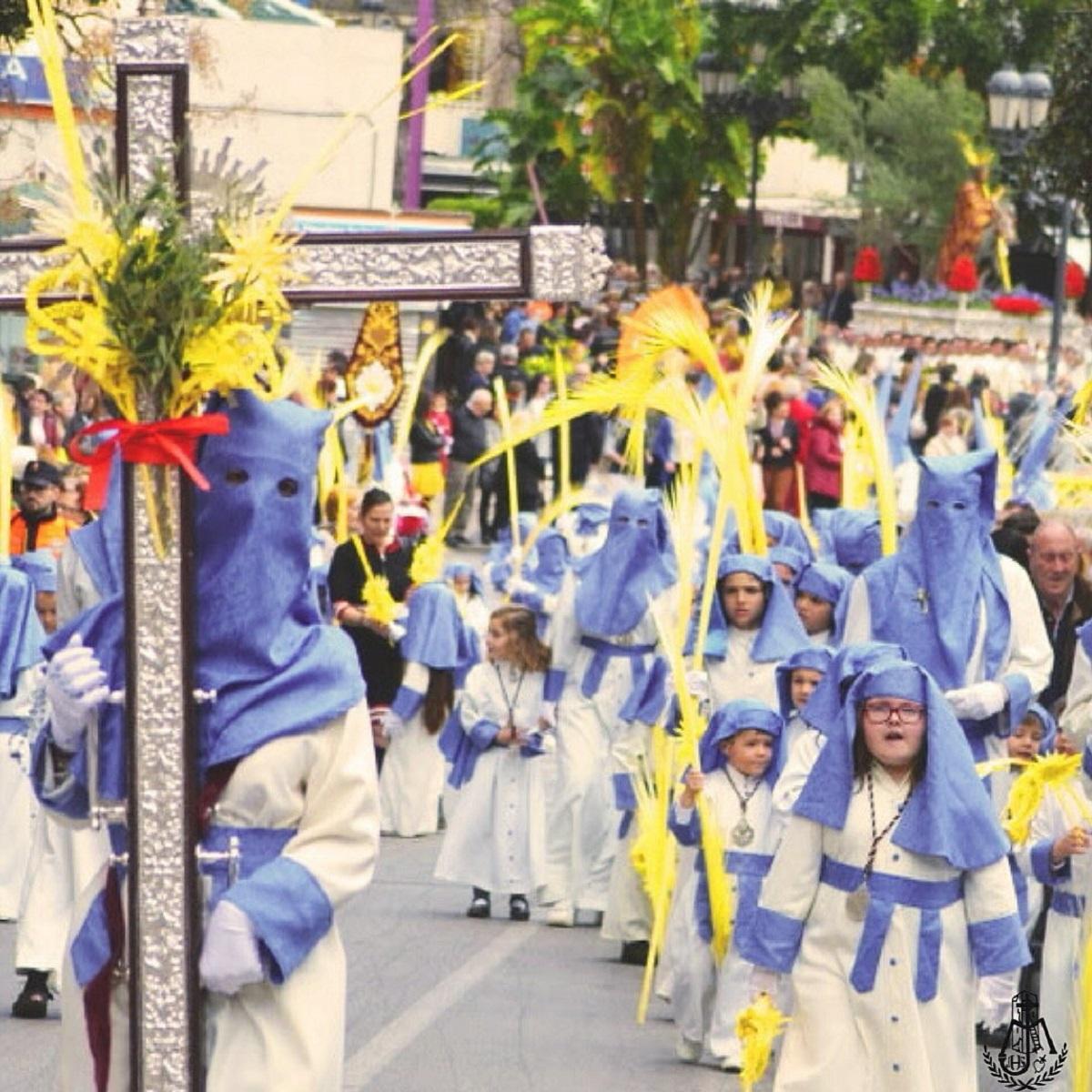 Procesión de la Pollinica por las calles de Torremolinos.