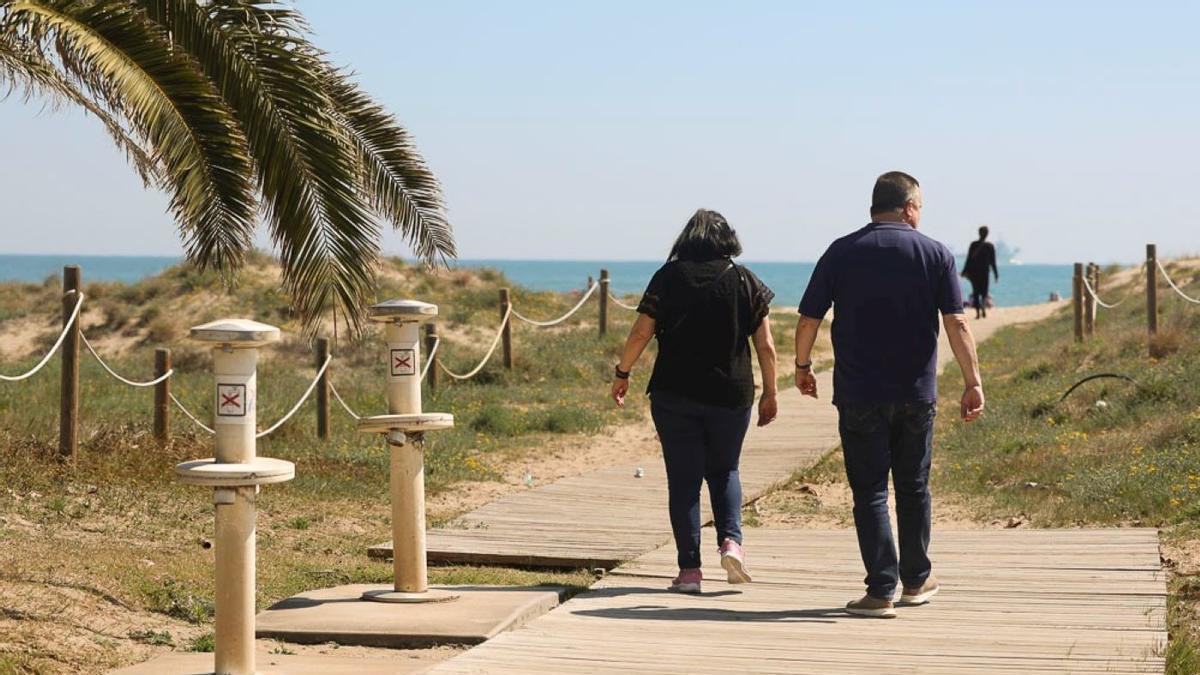 Sagunt prepara sus playas para la Semana Santa.