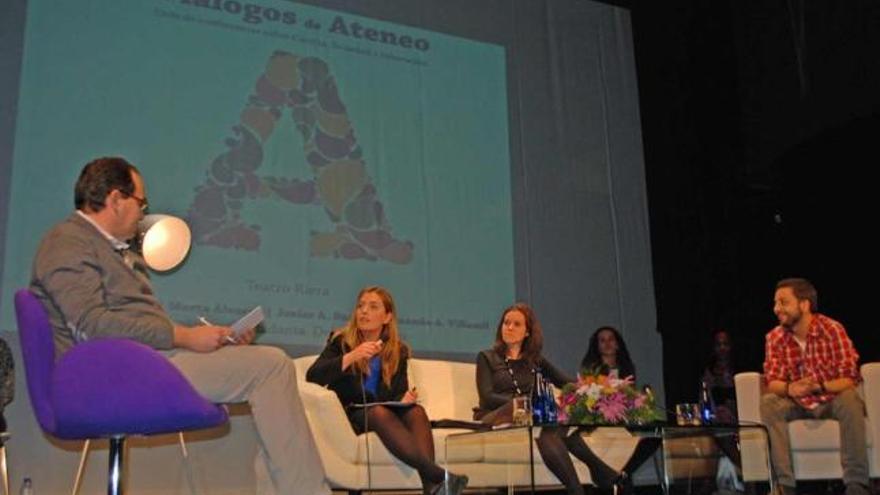 Fernando Villamil, Mónica Casado, Marta Álvarez y Javier Álvarez, ayer, durante el debate, en el teatro Riera.