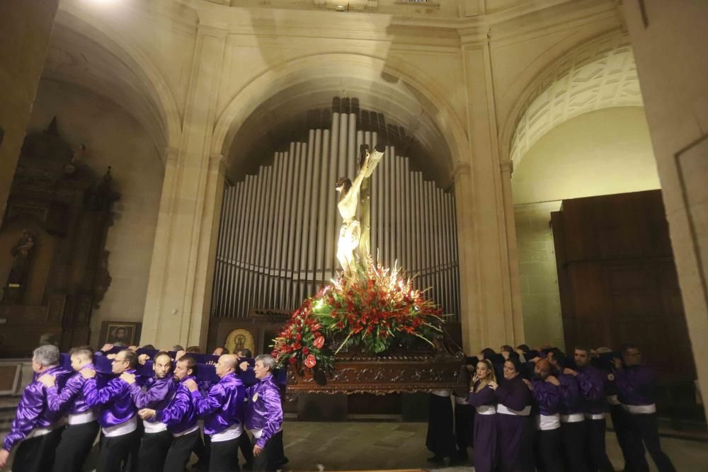 Procesión en el interior de la iglesia la Seu en Xàtiva