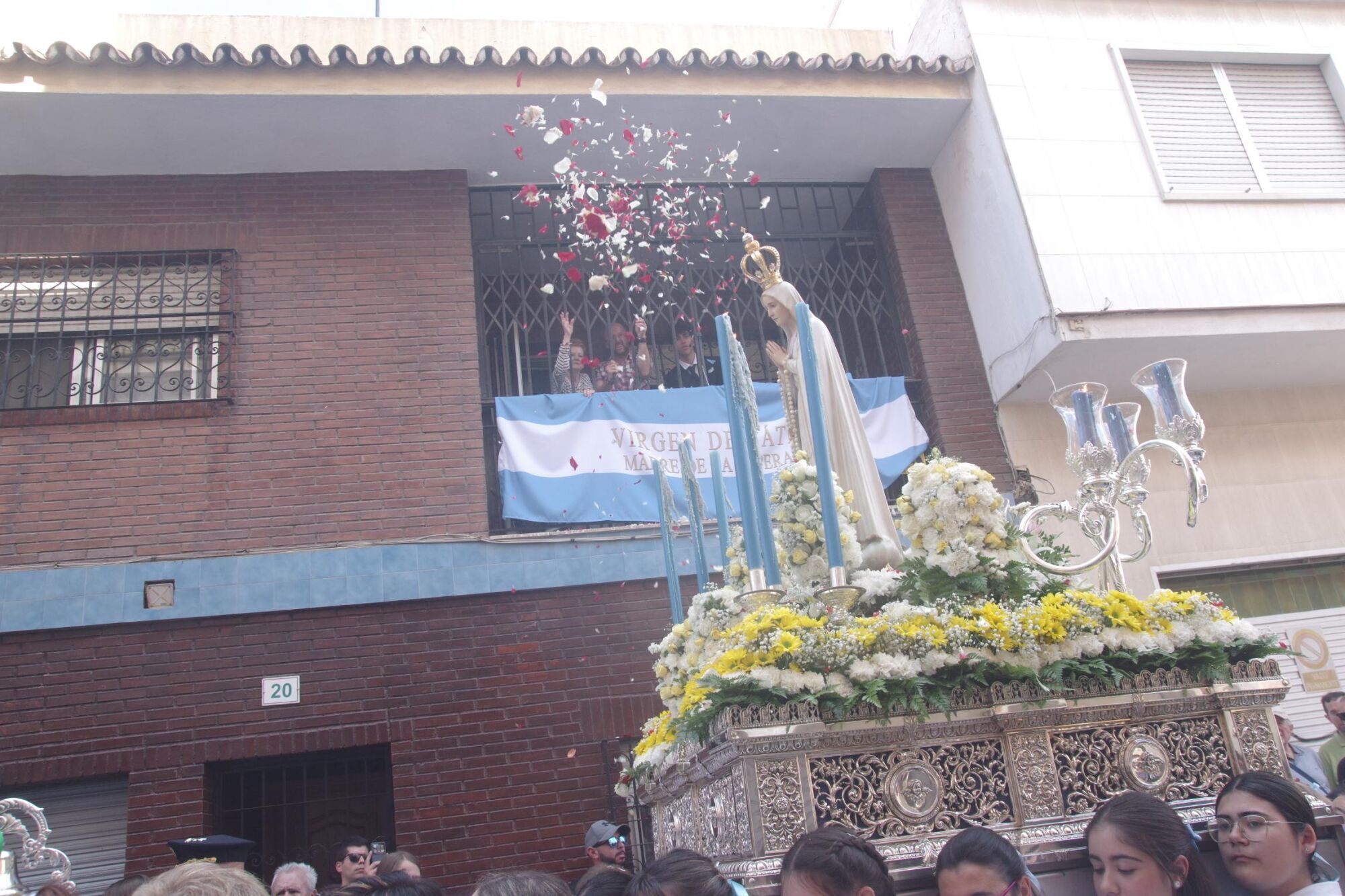 Procesión de la Virgen de Fátima por el barrio de la Trinidad, el domingo 11 de mayo de 2025