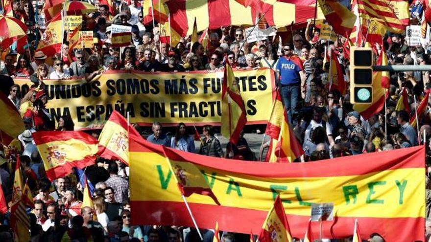 El constitucionalismo se manifiesta en Barcelona para decir "basta" al 'procés'