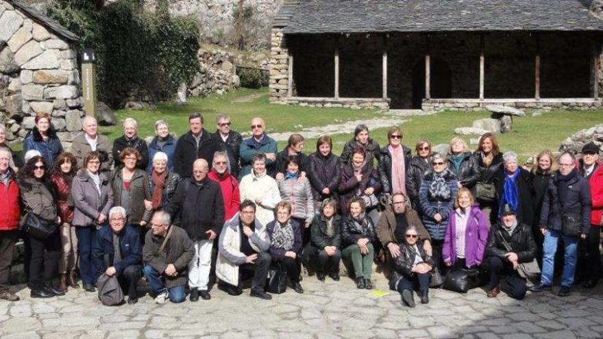 Alumnes de la Universitat d´Andorra i del programa FUB+GRAN intercanvien vivències d´infantesa