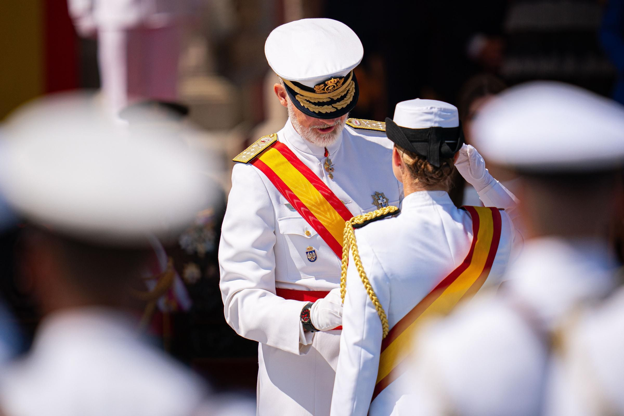 Leonor recibe de manos de Felipe VI la Gran Cruz del Mérito Naval en Marín