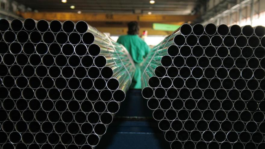 El tirón de metal y plástico permite a la provincia mantener la exportación en 3.800 millones en el primer semestre
