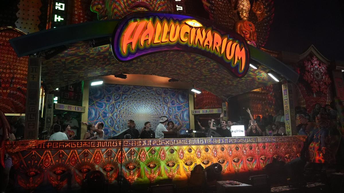 FOTOS | Elrow Mallorca XXL Winamax congrega a miles de personas en Son Fusteret