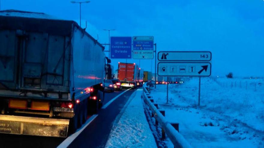 Cierre de la autopista del Huerna: Uno de los afectados se queja de la situación en la autopista que une Asturias con la meseta