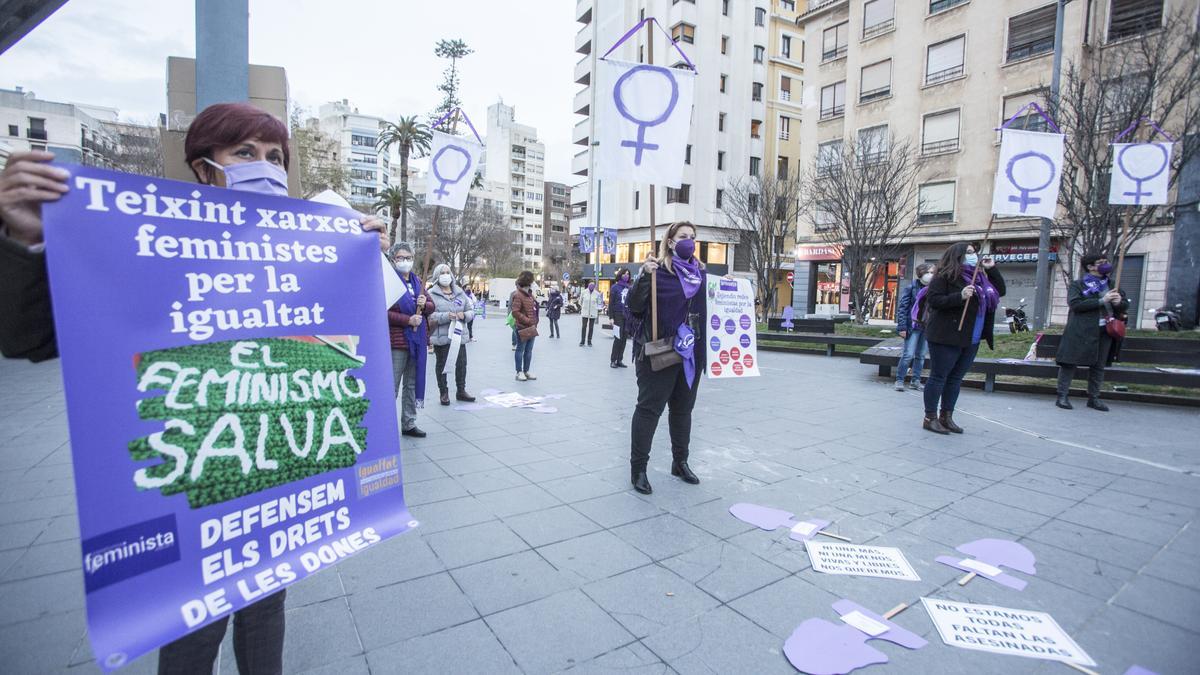 8-M: La pandemia del coronavirus evidencia la feminización de la pobreza