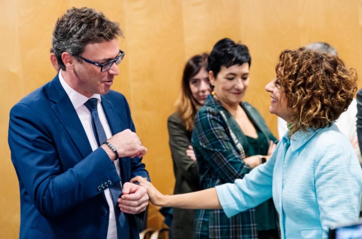 Antoni Costa, junto a María Jesús Montero en una reunión del Consejo de Política Fiscal.