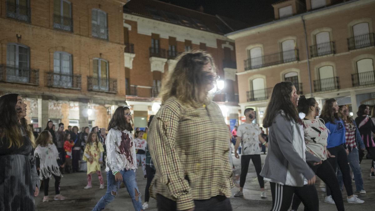 Coreografía zombie en la plaza Mayor en 2019.