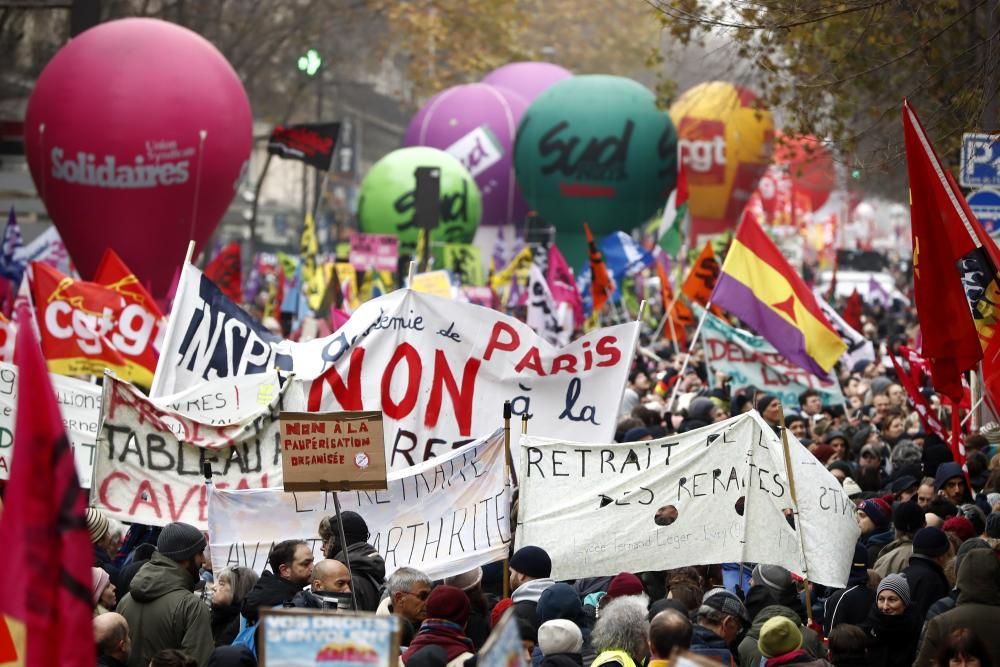 La huelga contra la reforma de las pensiones paraliza Francia