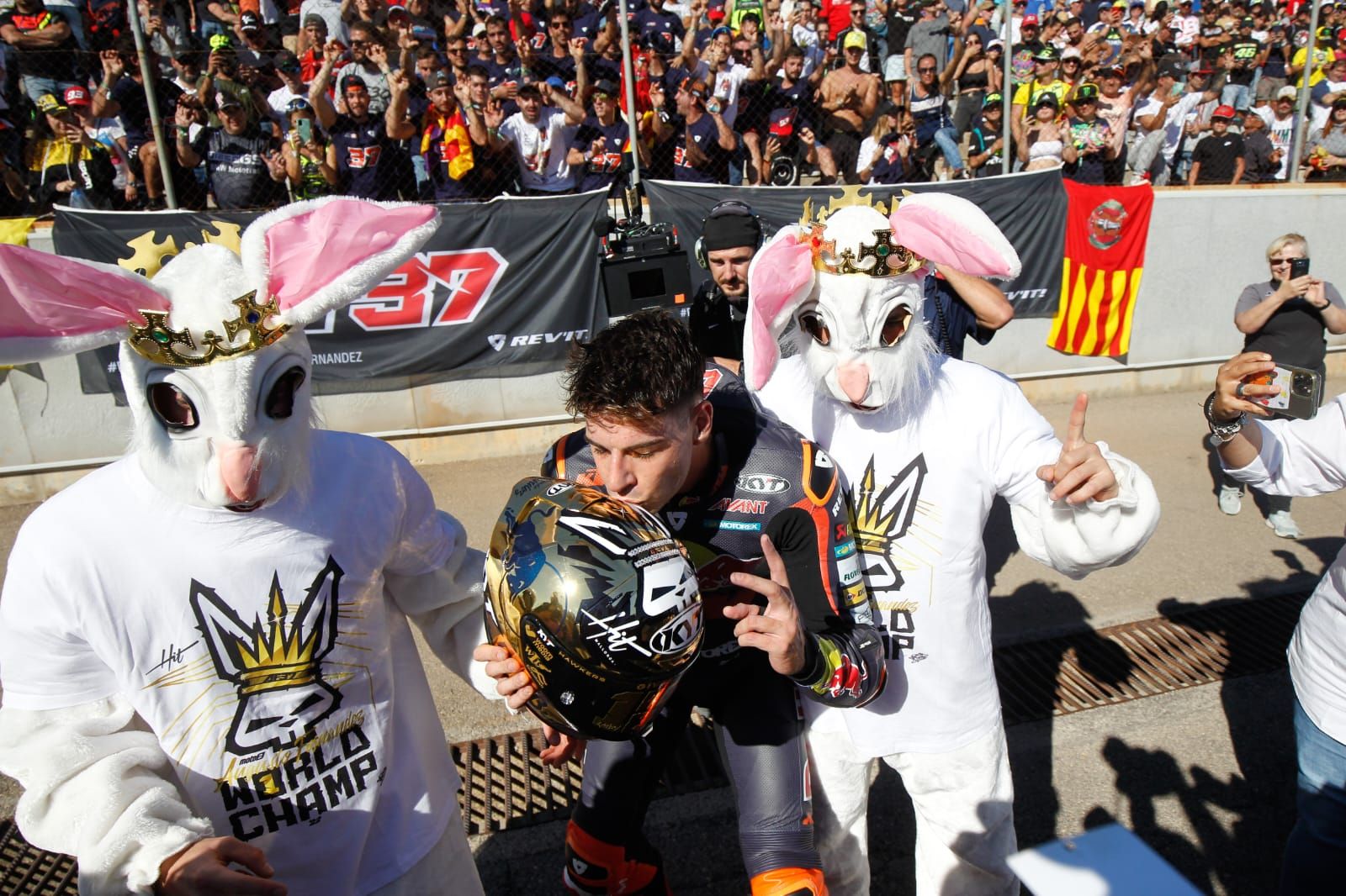 Ambiente en Cheste en la segunda jornada del Gran Premio de Valencia