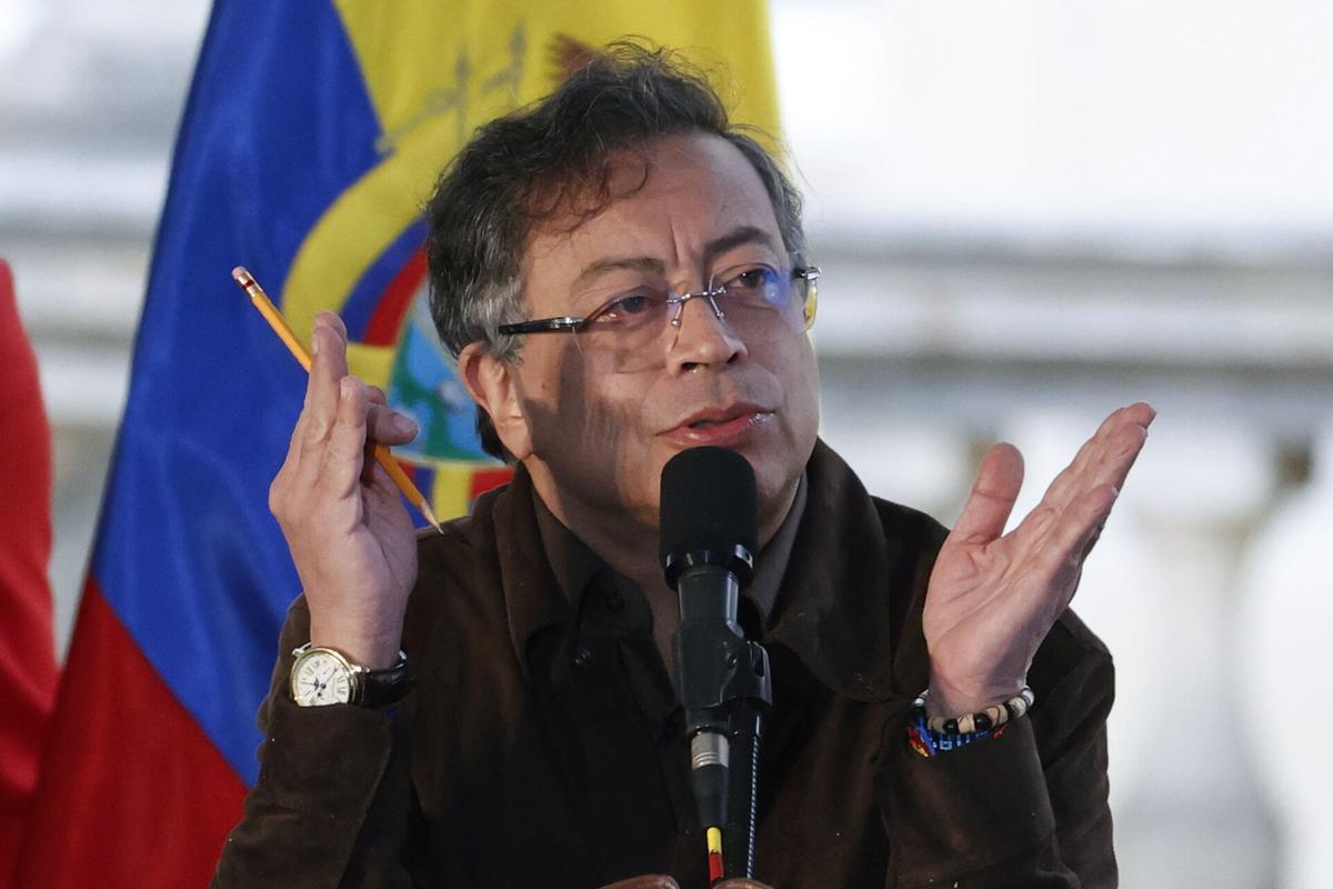El presidente de Colombia, Gustavo Petro, habla durante un acto público en Bogotá (Colombia). EFE/ Mauricio Dueñas Castañeda