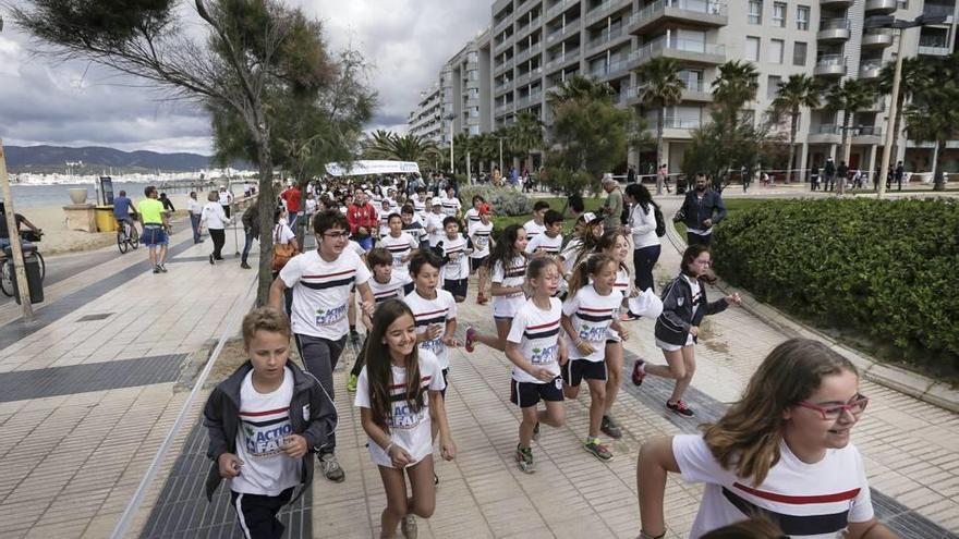 Estudiantes de 2 a 17 años contribuyeron ayer a la iniciativa de la ONG Acción contra el Hambre.