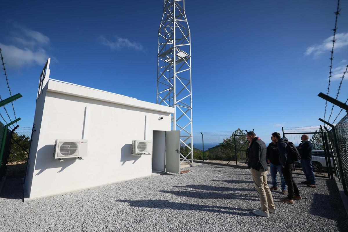 Una nueva antena para ‘iluminar’ las telecomunicaciones en sa Cala y Sant Joan Una nueva antena para ‘iluminar’ las telecomunicaciones en sa Cala y Sant Joan