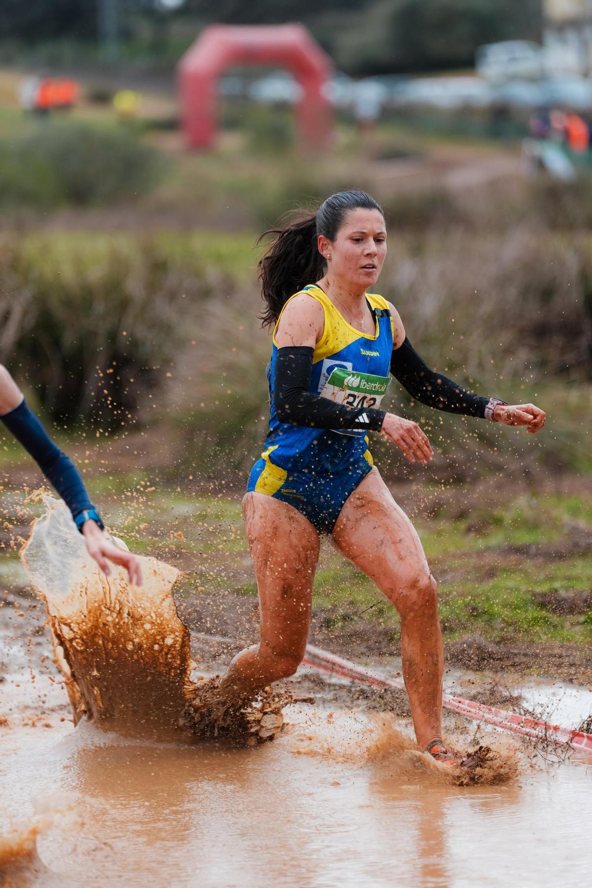 Isa Barreiro durante el campeonatso de España de cross