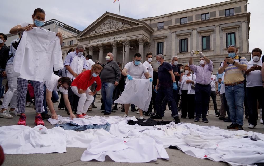 Concentración de chefs en el Congreso de los Diputados.