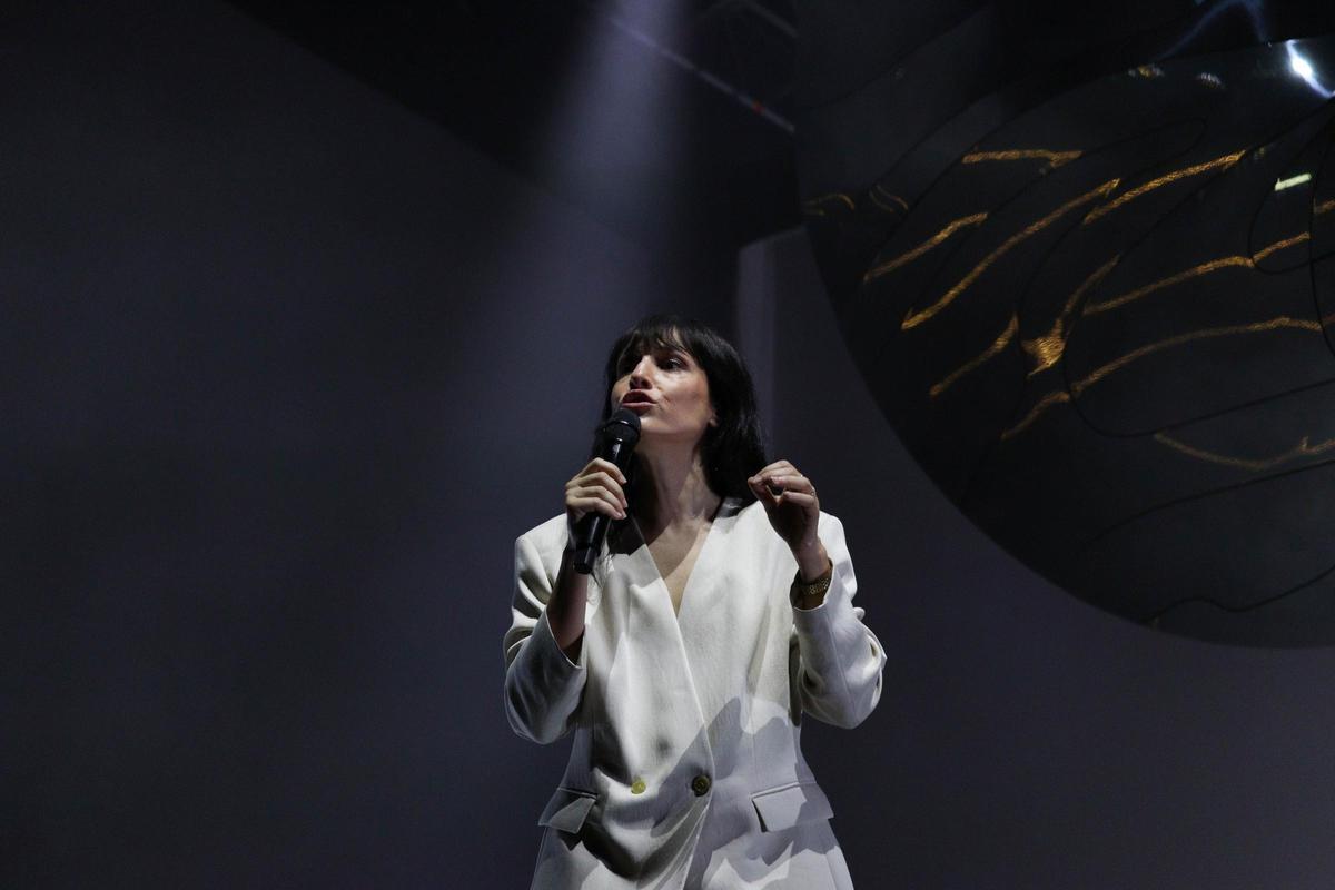 La fadista portuguesa Carminho, durante su actuación en el auditorio Ricardo Carapeto.