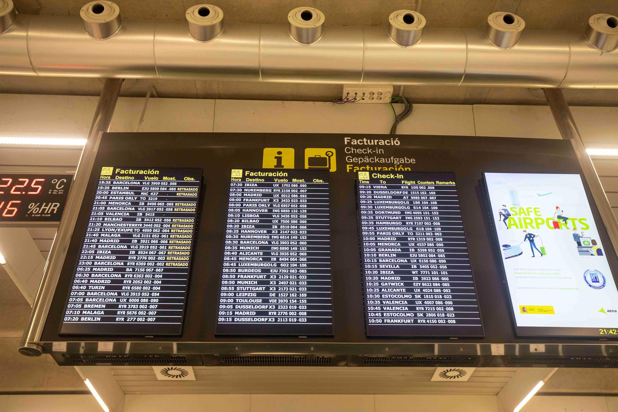 Cierra el aeropuerto de Palma por la presencia de pasajeros en las pistas