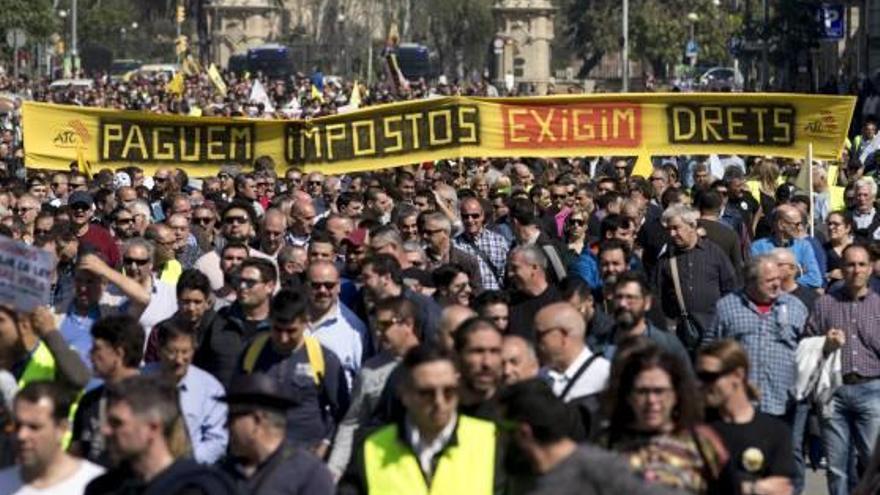 Barcelona Milers de taxistes rebutgen la liberalització del sector