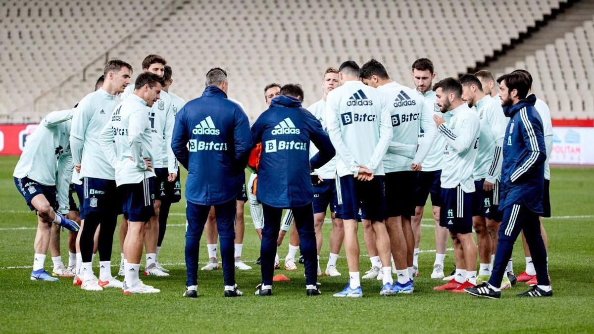 La selecció espanyola en un entrenament previ al partit contra Suècia. | SEFUTBOL