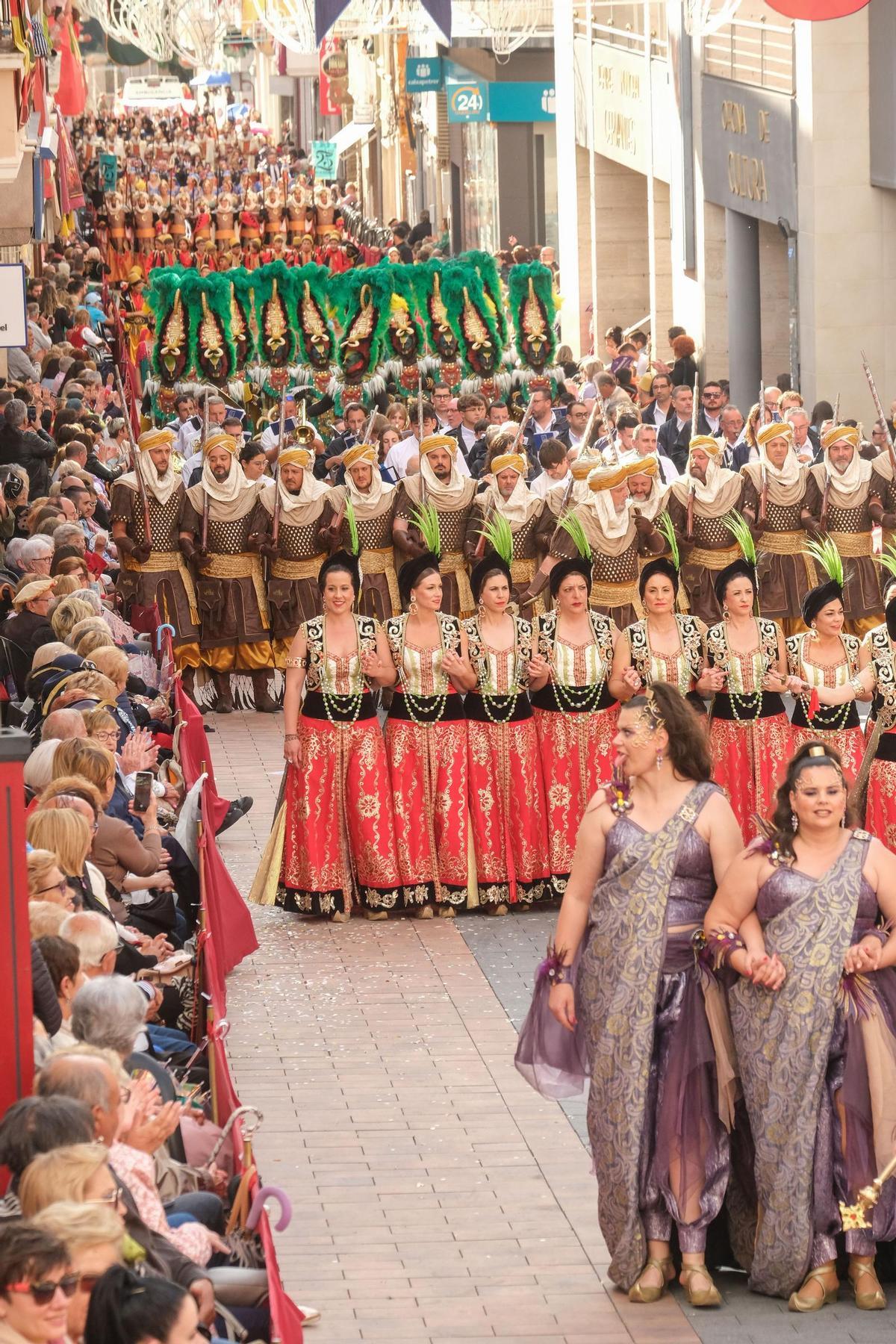 Así ha sido la Entrada Mora de las fiestas de Petrer Así ha sido la Entrada Mora de las fiestas de Petrer